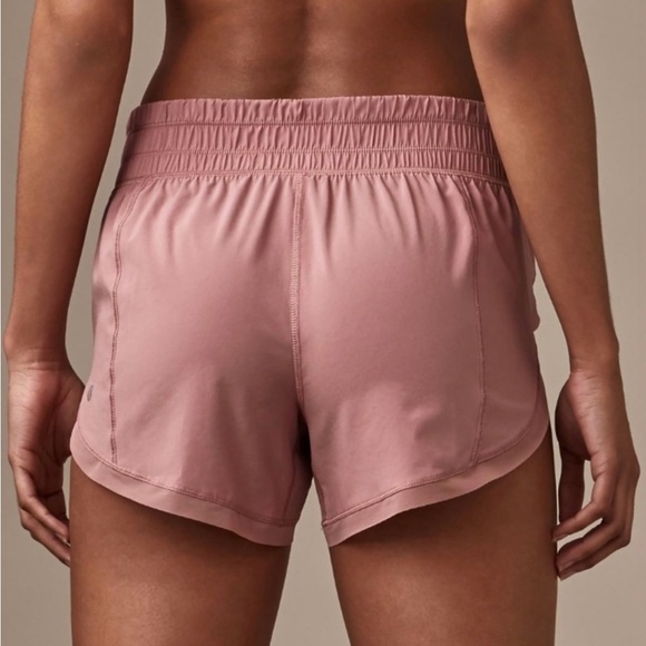 Lululemon Anew Shorts 4” Quicksand Mauve Blush Pink, Size 2  (LIKE NEW) - Picture 3 of 8